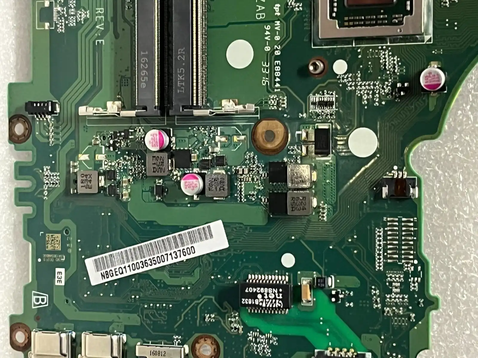 Acer Aspire E5-553G laptop motherboard AMD A10-9600P CPU 2GB R5 GPU NB.GEQ11.003