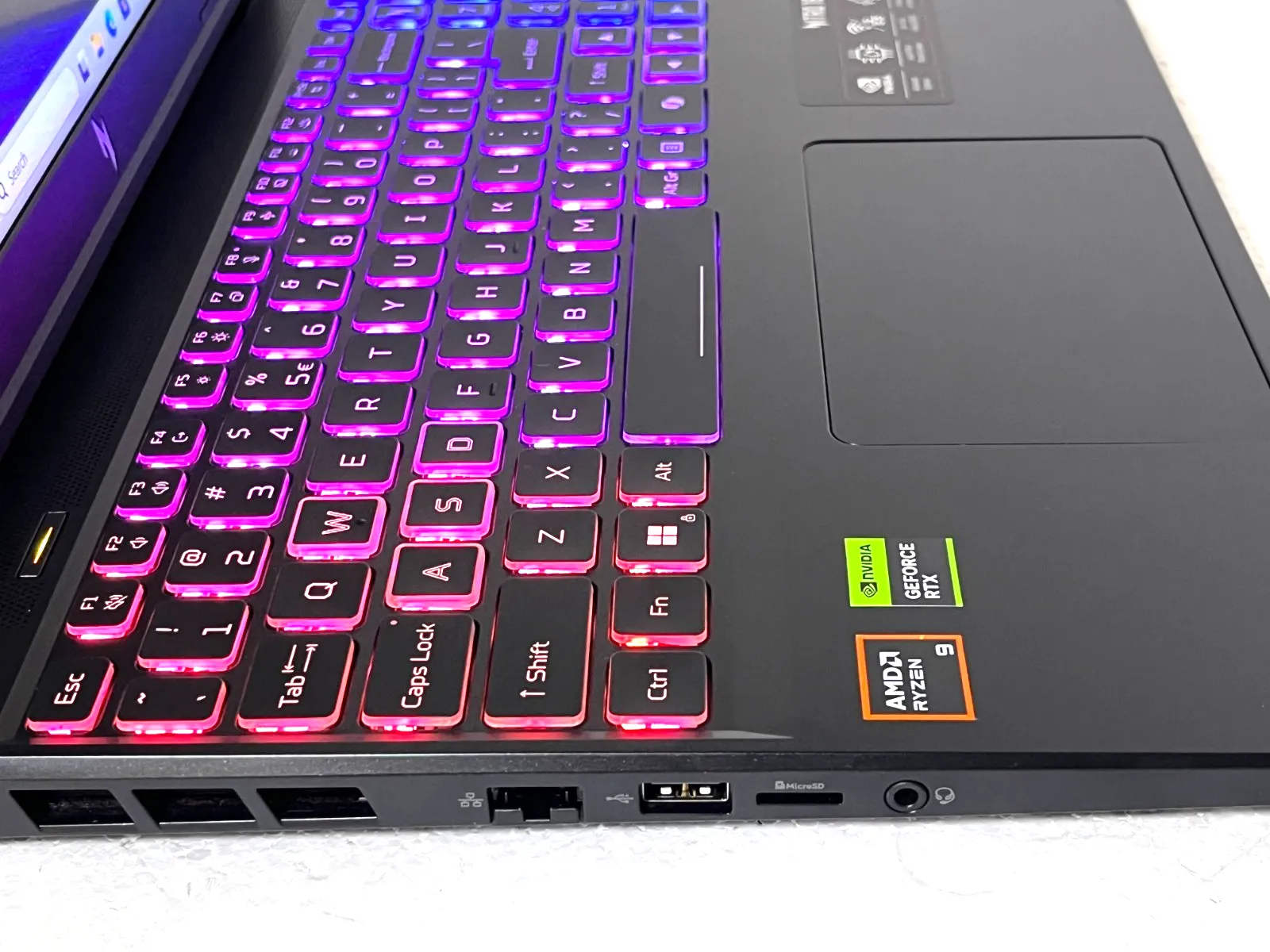 Acer Nitro 16  AN16-43 AMD Ryzen 9 8945HS 32Gb RAM 1TB SSD 8Gb RTX4060 16" 165Hz