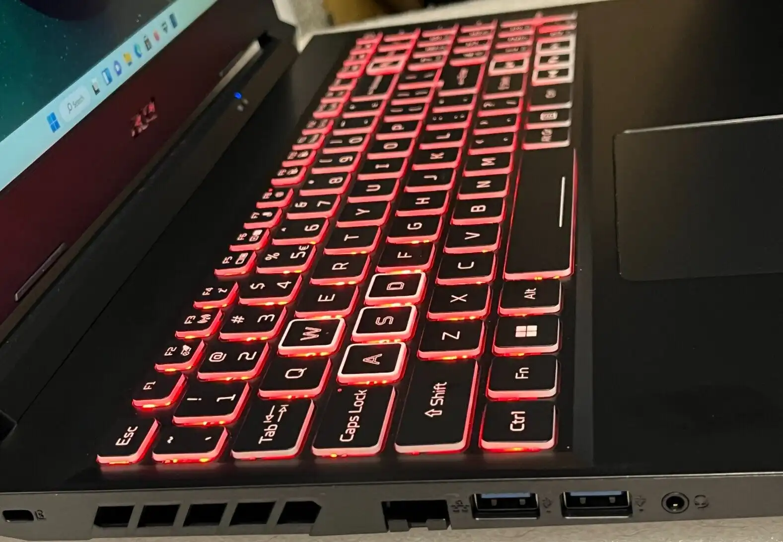 Acer Nitro 5  AN515-57 Intel i7-11800h 32Gb RAM 512GB SSD 4Gb RTX3050 15.6" FHD