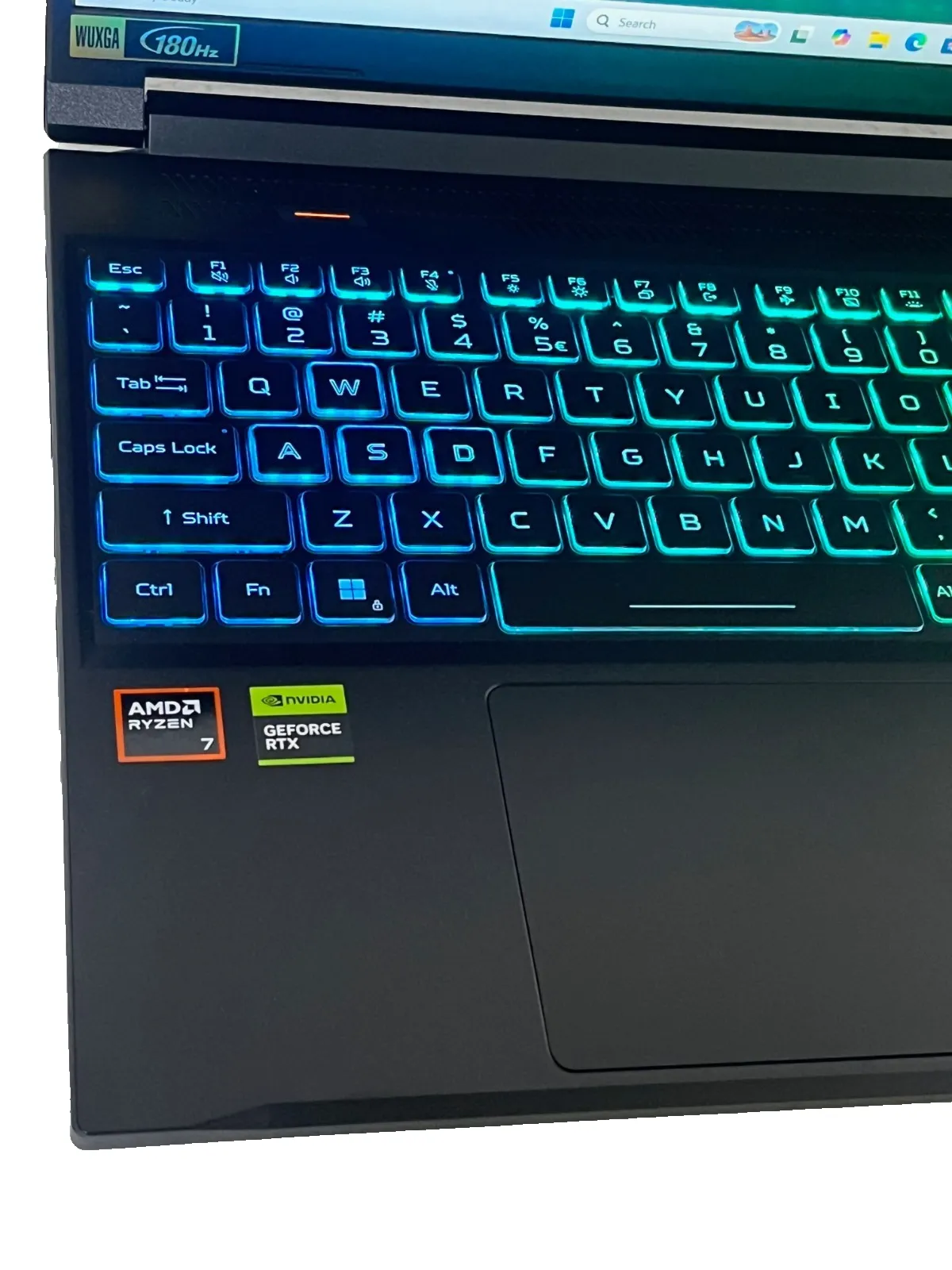 Acer Nitro V 16S ANV16S-41 AMD Ryzen 7 16Gb RAM 1TB SSD 8Gb RTX5060 16" 180Hz