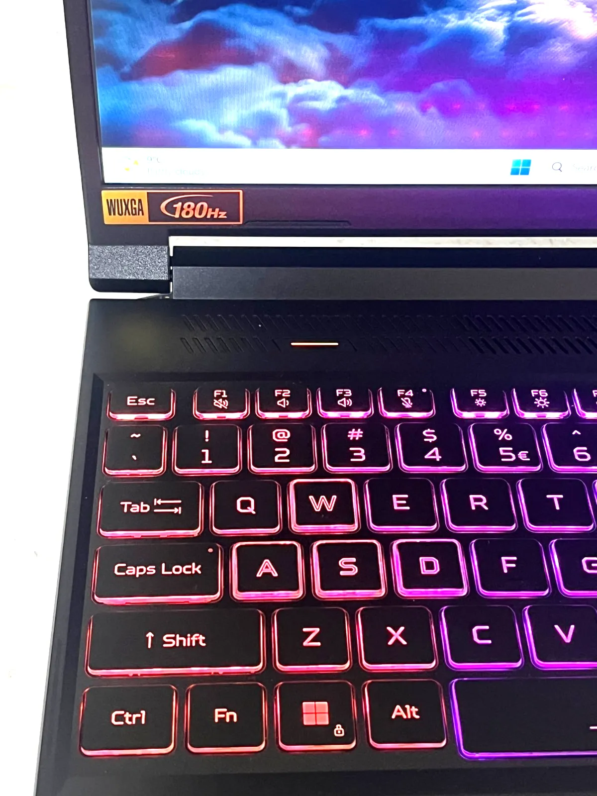 Acer Nitro V 16S ANV16S-41 AMD Ryzen 7 16Gb RAM 1TB SSD 8Gb RTX5060 16" 180Hz