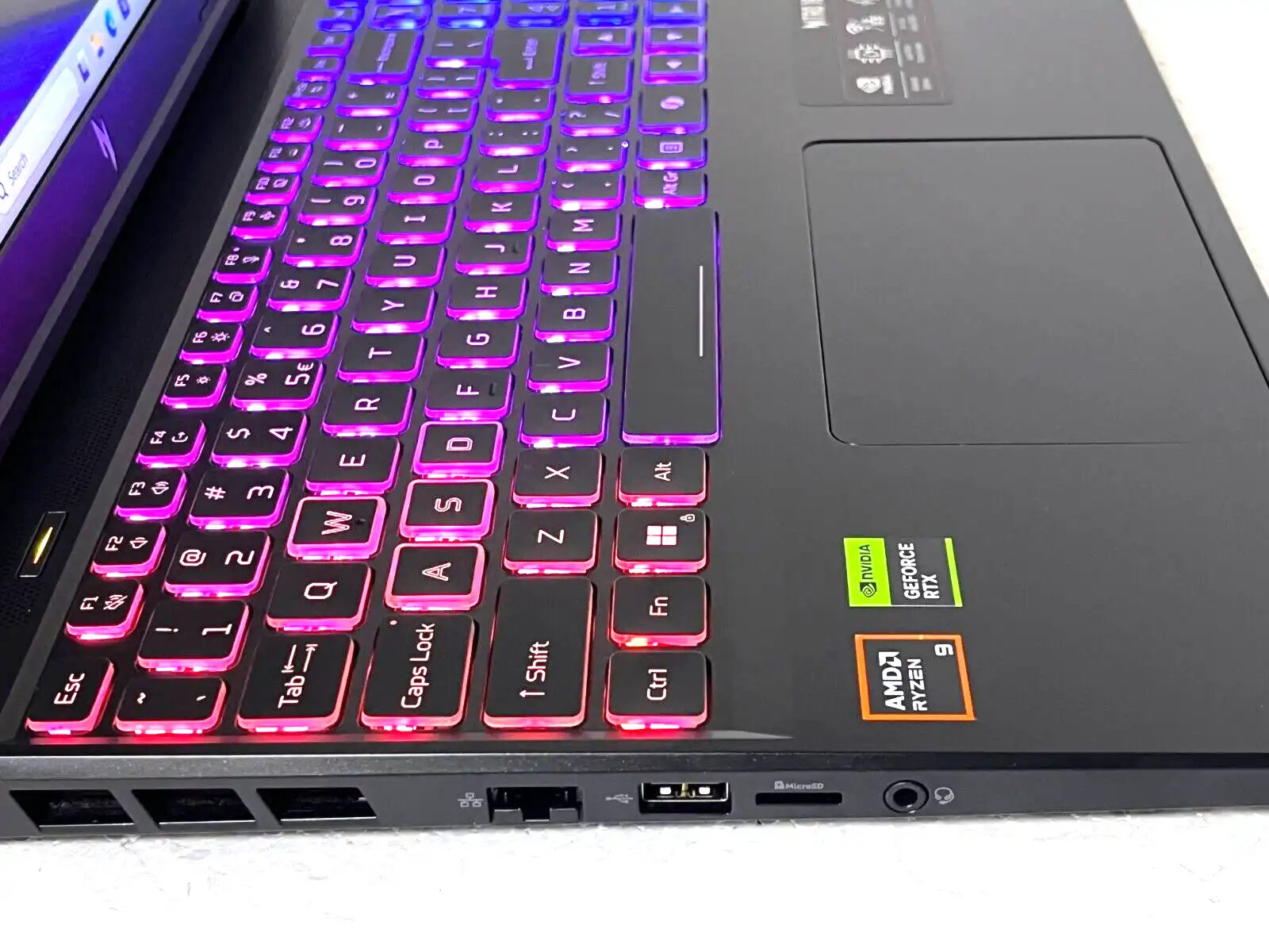 Acer Nitro V ANV16-43 AMD Ryzen 9 8945HS 32Gb RAM 1TB SSD 8Gb RTX4060 16" WUXGA