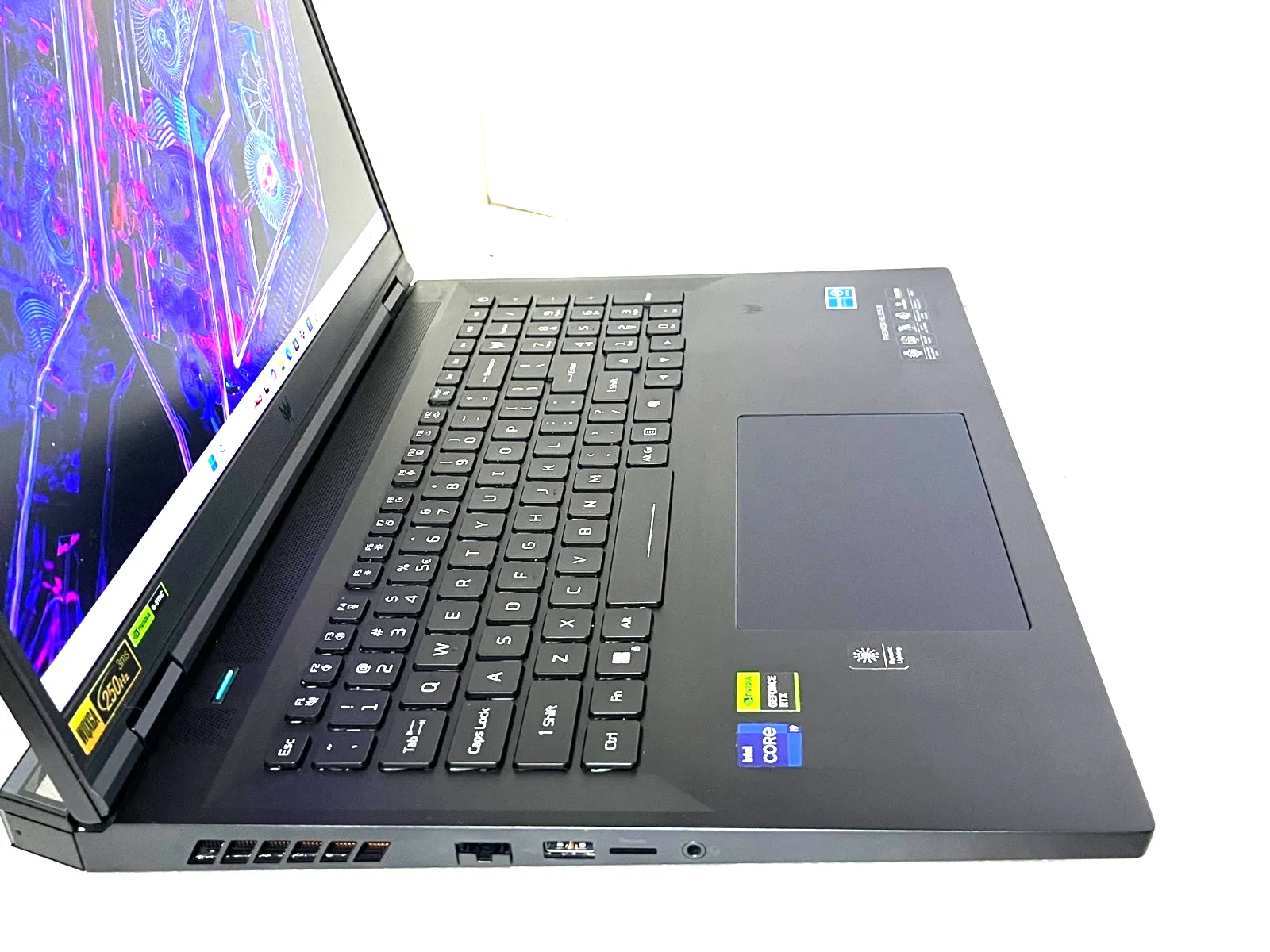 Acer Predator PH18-72 Intel i9-14900HX 32Gb RAM 1TB SSD 16Gb RTX4090 18" 250Hz