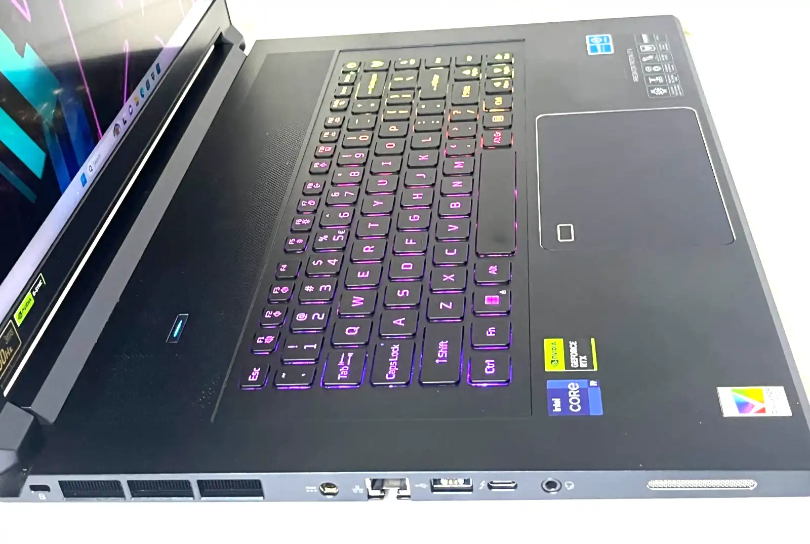 Acer Predator  PTX17-71 Intel i9-13900HX 32Gb RAM 1TB SSD 16Gb RTX4090 17" 250Hz