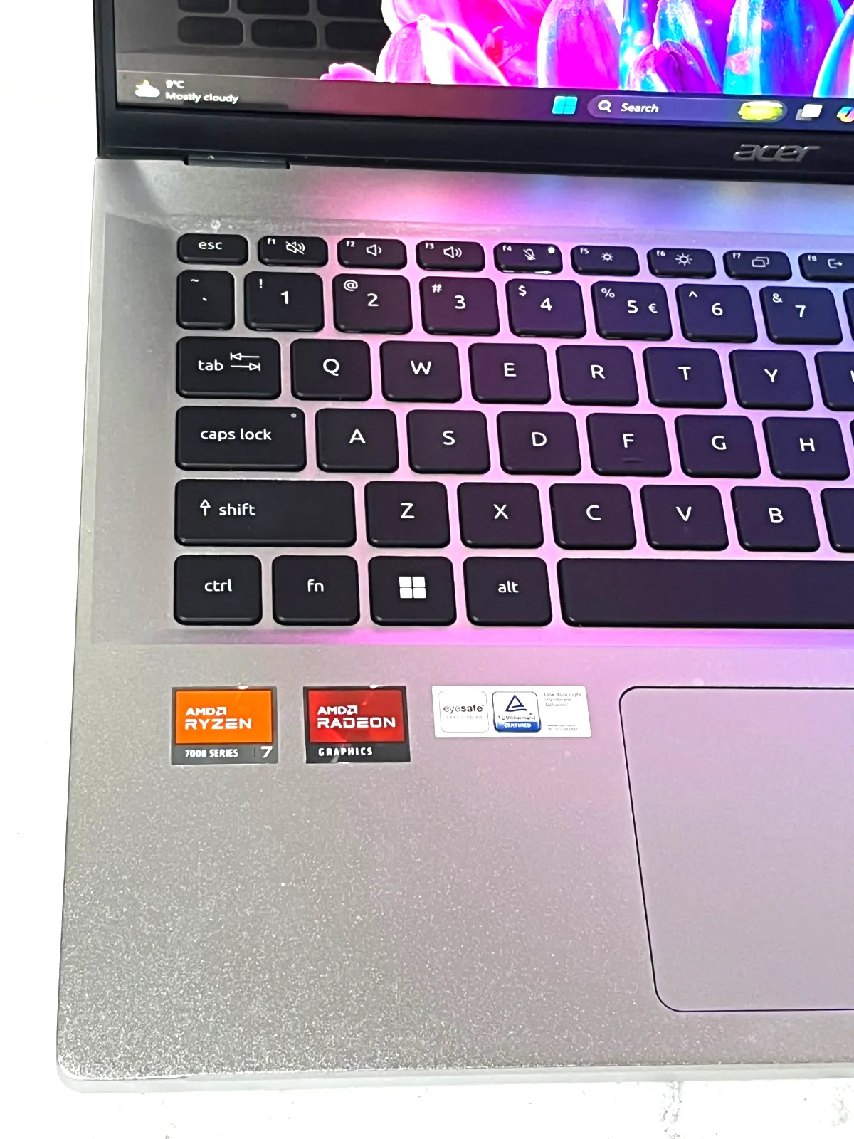 Acer Swift Go 14 AI SFG14-42 AMD Ryzen 7 7840HS 16Gb RAM 512GB SSD 14" 2.8K OLED