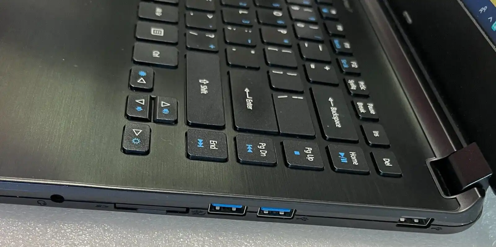Acer Travelmate P446-M Intel i5-5200u 6Gb RAM 128GB SSD  14&quot; Win10