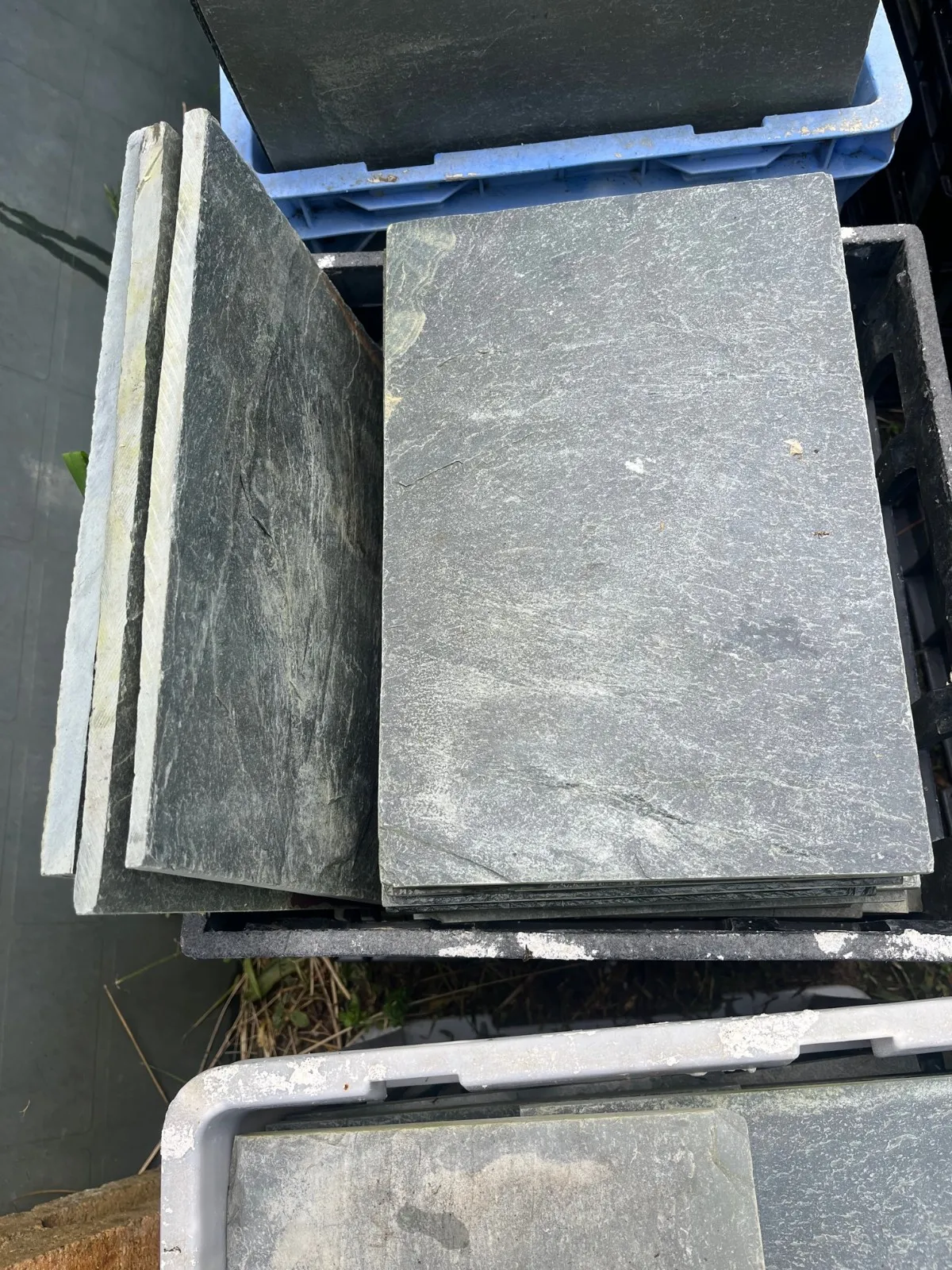 Appr. 20m2 of Natural Slatestone tiles 300x200mm