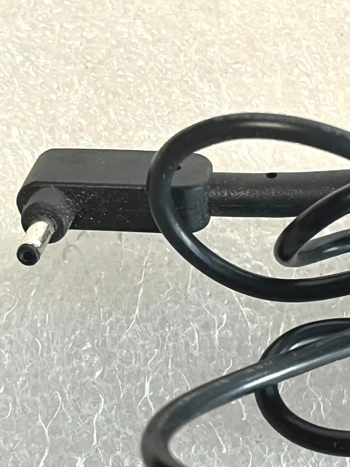 Genuine Acer AC Adaptor 45W 19V 2.37A A13-045N2A 1mm/3mm tip KP.0450H.001