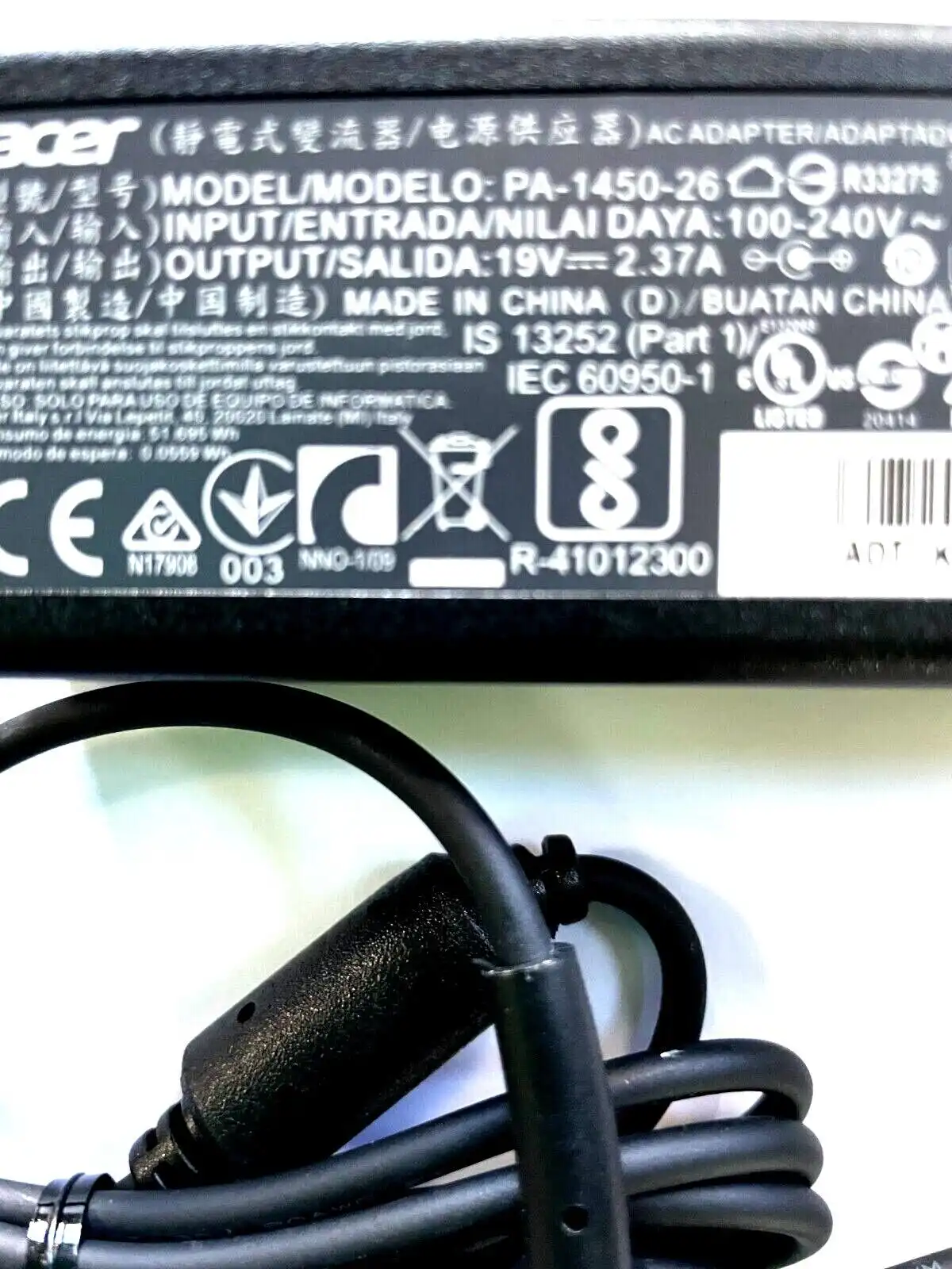 Genuine Acer AC Adaptor 45W 19V 2.37A PA-1450-26 KP.04503.004 1mm/3mm tip