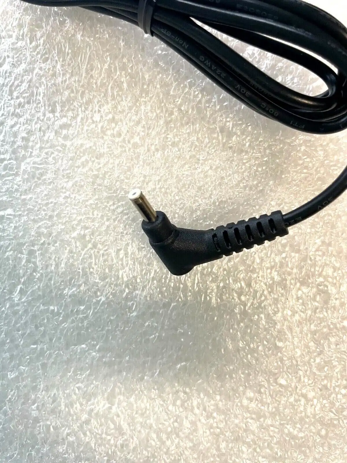 Genuine Acer Switch 10/Switch 11 AC Adaptor 18W 12V 1.5A ADP-18TBC KP.01801.009